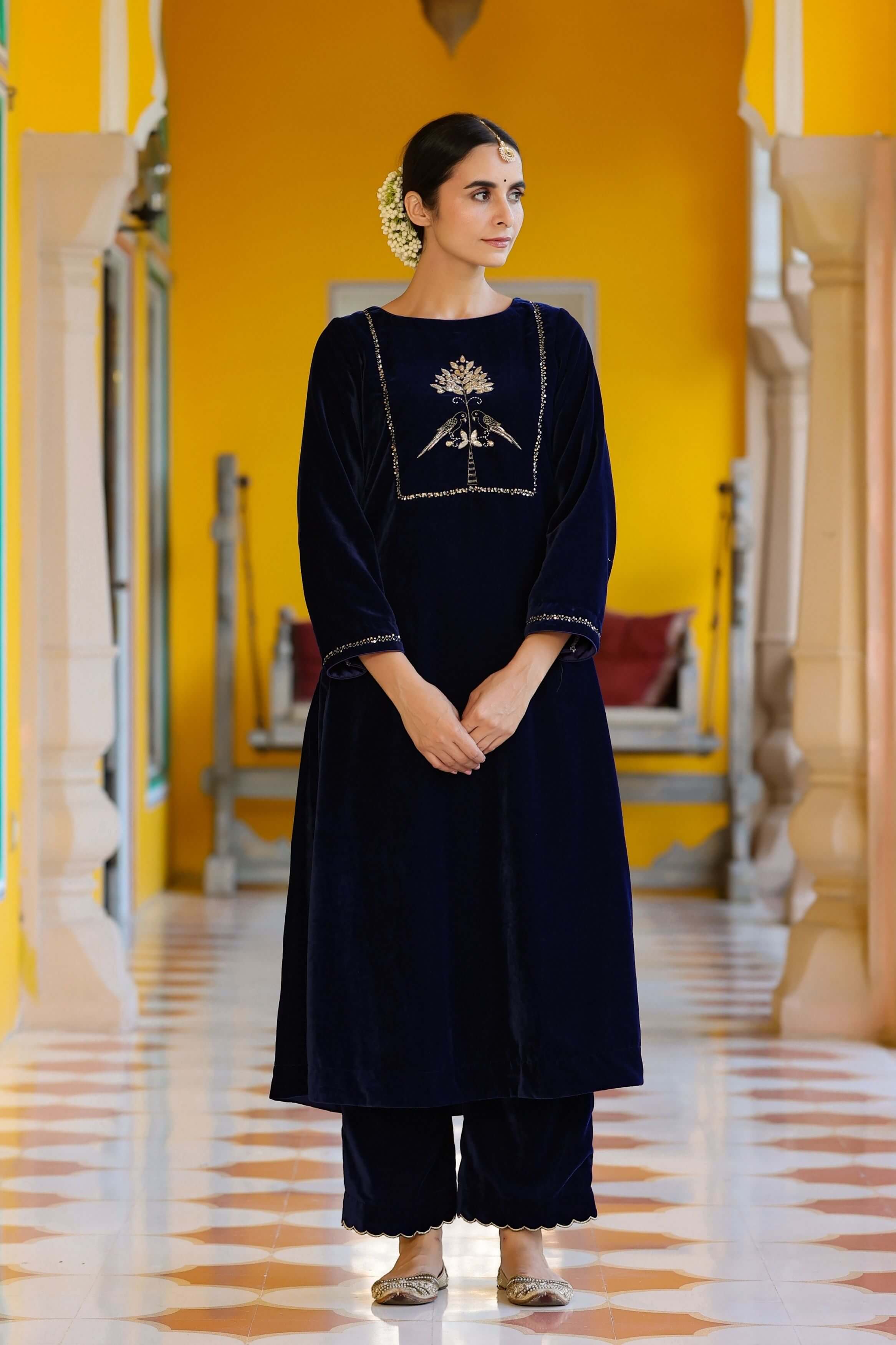 Kasida Afsana Readymade Velvet Suits – Kavya Style Plus
