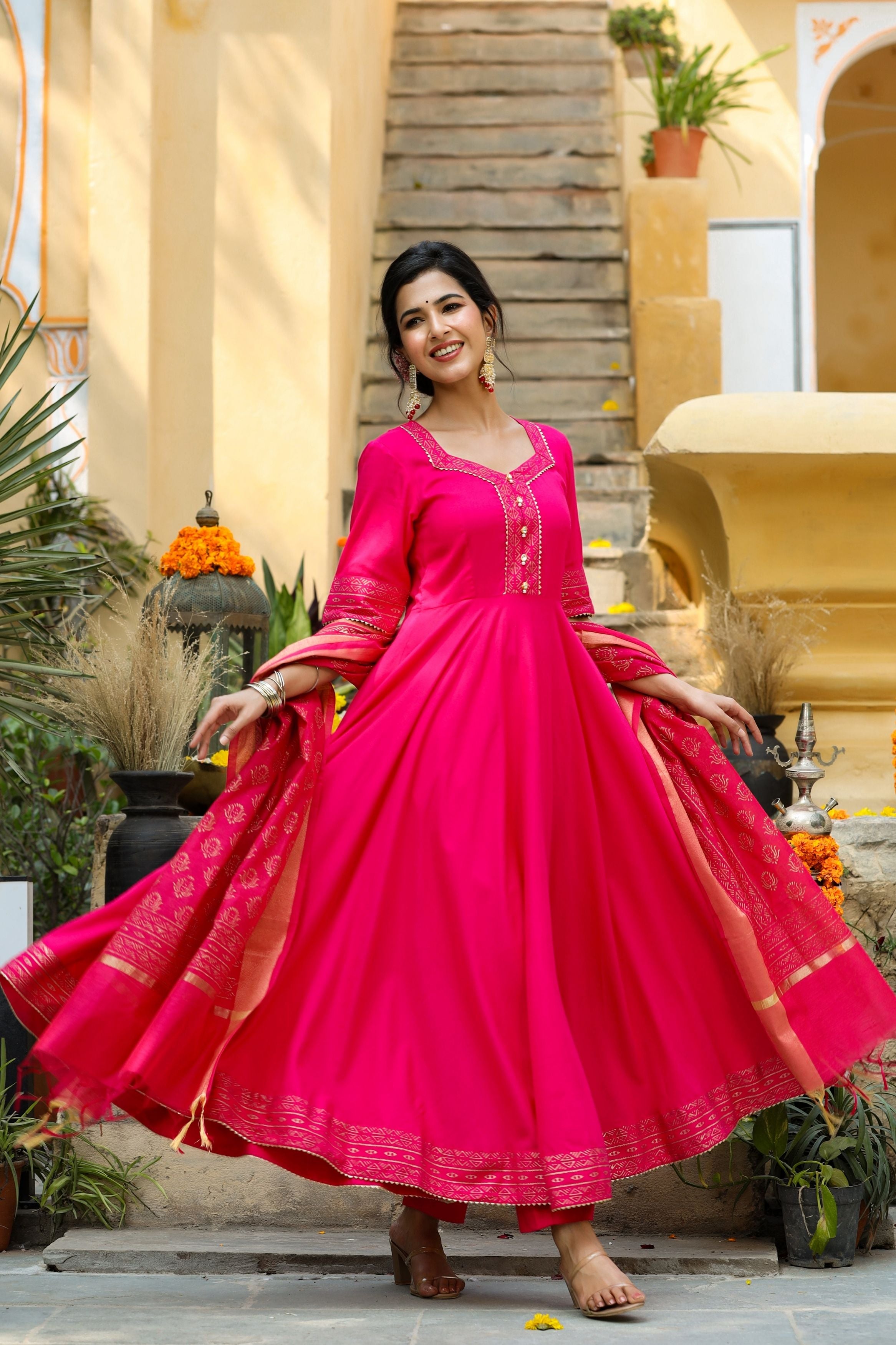 Indian Draped Allure Ladies Peach And Rani Color Pure Silk Gown With  Georgette Cowl Drape at Best Price in Lucknow | Hashtagrani- Indian Women  Unplugged