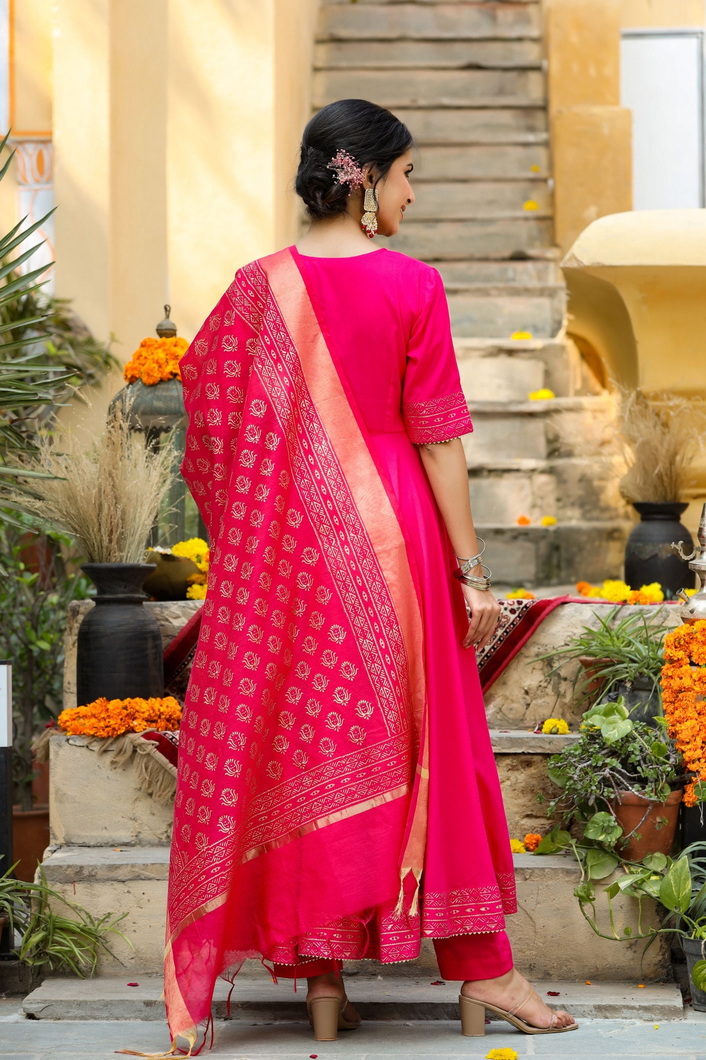 Ecentric Women's Rani Pink Colour Solid Hemp Straight Long Kurta